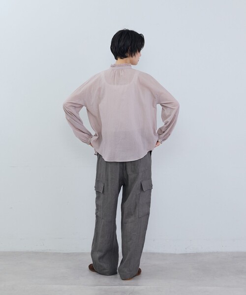 ADIEU TRISTESSE(アデュートリステス)の「コットンタックフリルカラーブラウス(シャツ/ブラウス・レディース・ブルーグレー/オフホワイト/ピンク・38)」の11枚目の写真