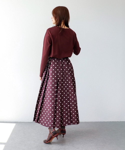 Three Four Time(スリーフォータイム)の「箔プリントミックスロゴロンT(Tシャツ/カットソー・レディース・ブラック/ブラウン/オフホワイト・ONE SIZE)」の18枚目の写真