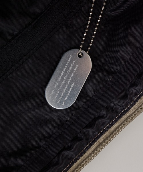 WILD THINGS(ワイルドシングス)の「上着も挟める万能ギミック【WILD THINGS】METROPOLIS MESSENGER リサイクル素材 メッセンジャーバッグ(メッセンジャーバッグ・レディース・ブラック/ベージュ・ONE SIZE)」の10枚目の写真