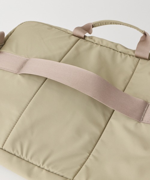 WILD THINGS(ワイルドシングス)の「上着も挟める万能ギミック【WILD THINGS】METROPOLIS MESSENGER リサイクル素材 メッセンジャーバッグ(メッセンジャーバッグ・レディース・ブラック/ベージュ・ONE SIZE)」の11枚目の写真