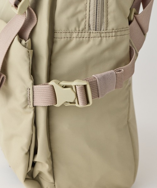 WILD THINGS(ワイルドシングス)の「上着も挟める万能ギミック【WILD THINGS】METROPOLIS MESSENGER リサイクル素材 メッセンジャーバッグ(メッセンジャーバッグ・レディース・ブラック/ベージュ・ONE SIZE)」の15枚目の写真