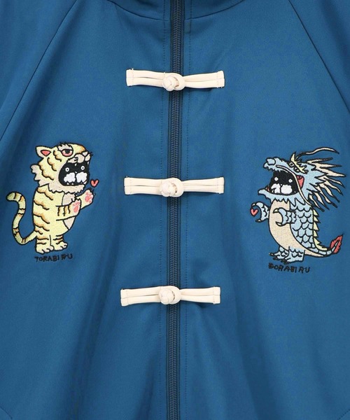 ScoLar（スカラー）の「363101：トラビル&ドラビル チャイナ風刺繍ブルゾン（ブルゾン・レディース・パープル/ブラック/グリーン・M）」の7枚目の写真