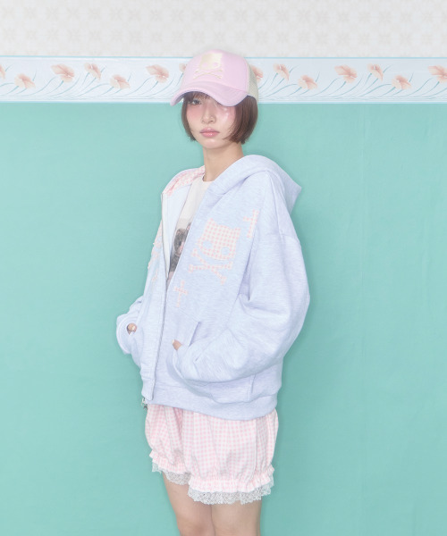 SHAKIRI(シャキリ)の「キリスカルパッチフードパーカー(ライトグレー)(パーカー・レディース・その他・FREE)」の4枚目の写真