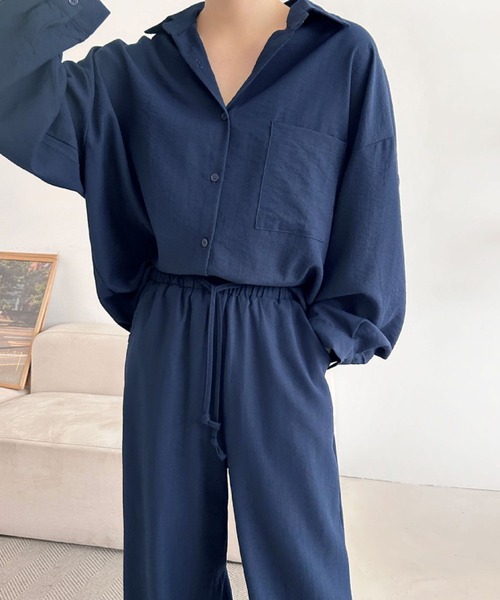 2ly2(トゥーリートゥー)の「シャツ×ワイドパンツセットアップ / 長袖シャツ イージーパンツ 2点セット(セットアップ・レディース・ブラック/ネイビー/キャメル・FREE)」の3枚目の写真