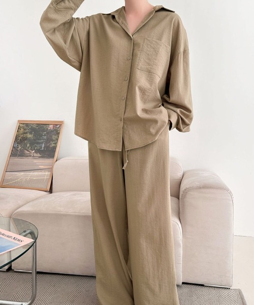 2ly2(トゥーリートゥー)の「シャツ×ワイドパンツセットアップ / 長袖シャツ イージーパンツ 2点セット(セットアップ・レディース・ブラック/ネイビー/キャメル・FREE)」の6枚目の写真