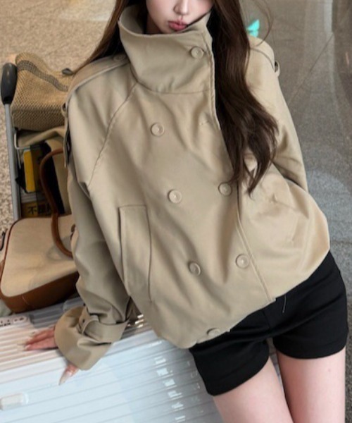 NANEA（ナネア）の「ハイネックトレンチ風ショートコート（トレンチコート・レディース・ベージュ/ブラック・MEDIUM/LARGE）」の9枚目の写真