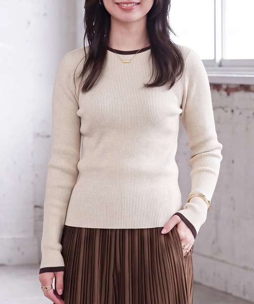 SELECT LEVERY(セレクトリベリー)の「クルーネック配色ラインリブニットプルオーバー(ニット/セーター・レディース・ブラック/グレー/アイボリー/ナチュラル・MEDIUM)」の4枚目の写真