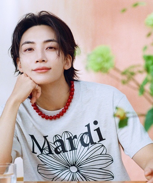 JEONGHAN着用】【UNISEX】TSHIRT LA FLEUR/ ユニセックス Tシャツ ラ