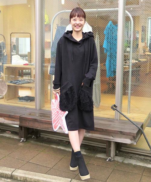 mercibeaucoup,（メルシーボークー）の「(O)モケウラケ*（ワンピース・レディース・ブラック/ネイビー・01）」の5枚目の写真