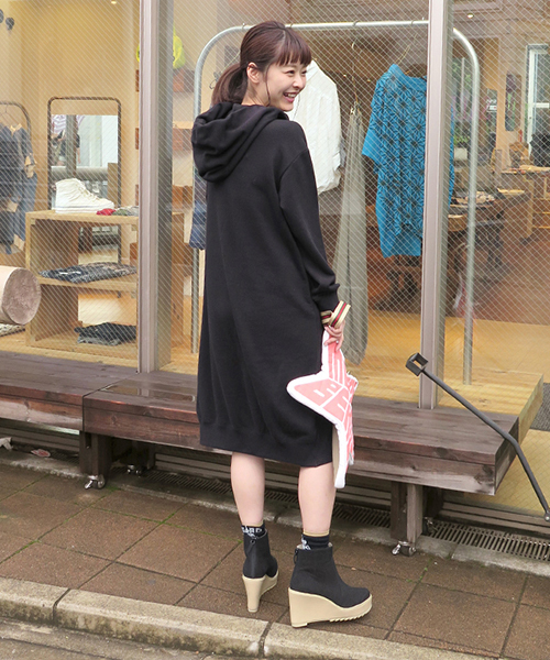 mercibeaucoup,（メルシーボークー）の「(O)モケウラケ*（ワンピース・レディース・ブラック/ネイビー・01）」の6枚目の写真