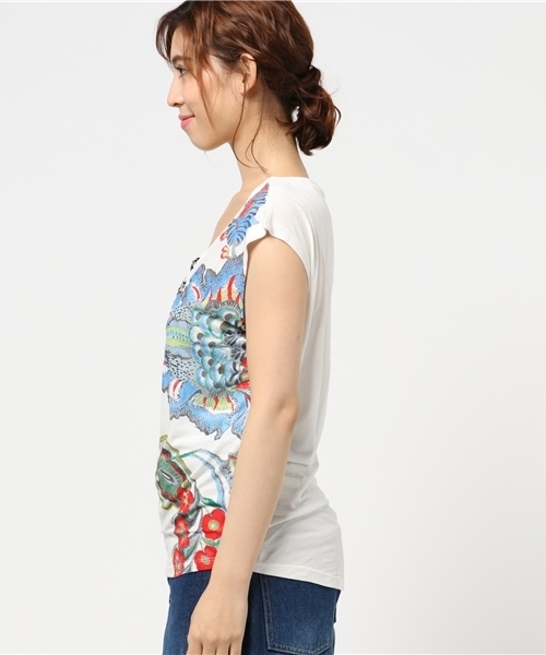 Desigual（デシグアル）の「「Desigual/デシグアル」Tシャツ（Tシャツ/カットソー・レディース・ホワイト・LARGE/X-SMALL/SMALL/MEDIUM）」の3枚目の写真