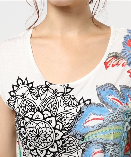 Desigual（デシグアル）の「「Desigual/デシグアル」Tシャツ（Tシャツ/カットソー・レディース・ホワイト・LARGE/X-SMALL/SMALL/MEDIUM）」の5枚目の写真