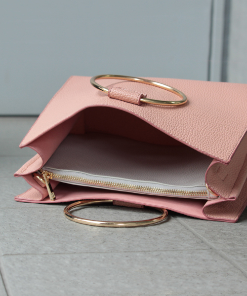 mysty woman（ミスティウーマン）の「リングハンドルショルダーバッグ（ショルダーバッグ・レディース・アイボリー/ブラック/キャメル/ピンク/ブラック系その他・FREE）」の17枚目の写真