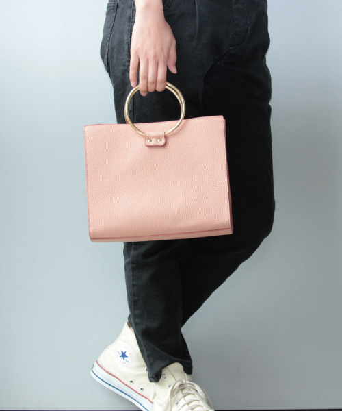 mysty woman（ミスティウーマン）の「リングハンドルショルダーバッグ（ショルダーバッグ・レディース・アイボリー/ブラック/キャメル/ピンク/ブラック系その他・FREE）」の16枚目の写真