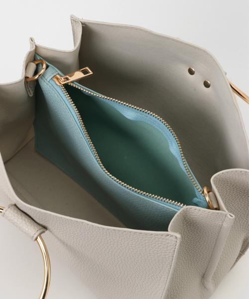 mysty woman（ミスティウーマン）の「リングハンドルショルダーバッグ（ショルダーバッグ・レディース・アイボリー/ブラック/キャメル/ピンク/ブラック系その他・FREE）」の11枚目の写真