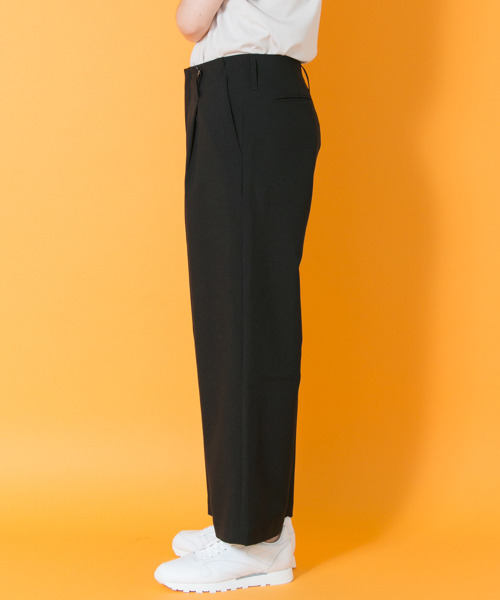 URBAN RESEARCH（アーバンリサーチ）の「UR PEトロピカルタックワイドパンツ（その他パンツ・メンズ・グレー/ブラック・LARGE/MEDIUM）」の9枚目の写真