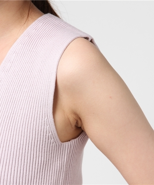 MERCURYDUO(マーキュリーデュオ)の「両畔編みニットベスト(ニット/セーター・レディース・オフホワイト/ライトグレー/マスタード/ラベンダー/ネイビー・FREE)」の15枚目の写真