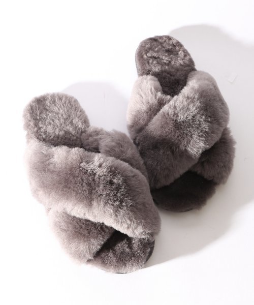 EMU Australia（エミューオーストラリア）の「【EMU/エミュ】EMU MAYBERRY/ファーサンダル#（サンダル・レディース・ピンク/ブラック/グレー・24/23/25）」の6枚目の写真