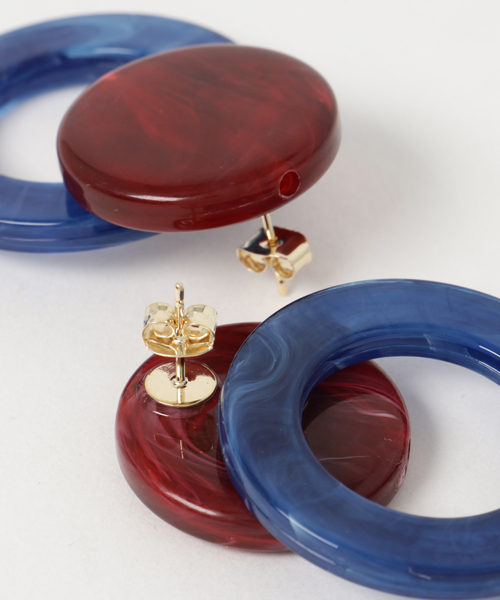 natural couture(ナチュラルクチュール)の「マーブルサークルピアス(ピアス(両耳用)・レディース・グレー/レッド/イエロー・FREE)」の5枚目の写真