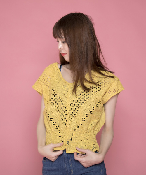 lala Born(ララボーン)の「lala born/ローンアイレット切替ブラウス(シャツ/ブラウス・レディース・その他/ベージュ/テラコッタ/キャメル/イエロー・FREE)」の4枚目の写真