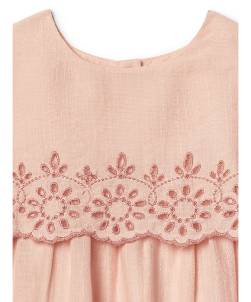 GAP（ギャップ）の「Gap レイヤー アイレットワンピース（ワンピース・キッズ・ピンク・50cm/60cm/70cm/80ｃｍ/90cm）」の2枚目の写真