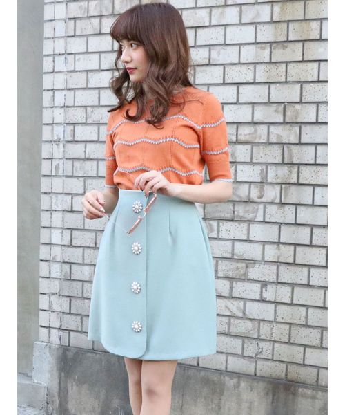 dazzlin（ダズリン）の「アイレットボーダーニットトップス（ニット/セーター・レディース・オフホワイト/オレンジ/ネイビー・FREE）」の7枚目の写真