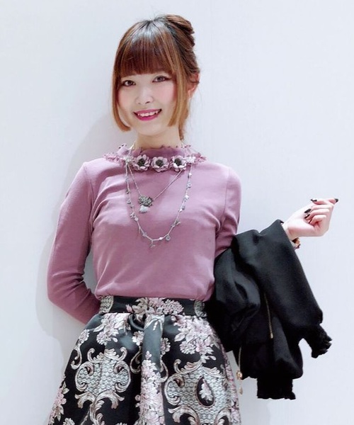 axes femme（アクシーズファム）の「お花ビジュープルオーバー（Tシャツ/カットソー・レディース・ブラック/ピンク系その他/キナリ・MEDIUM）」の2枚目の写真