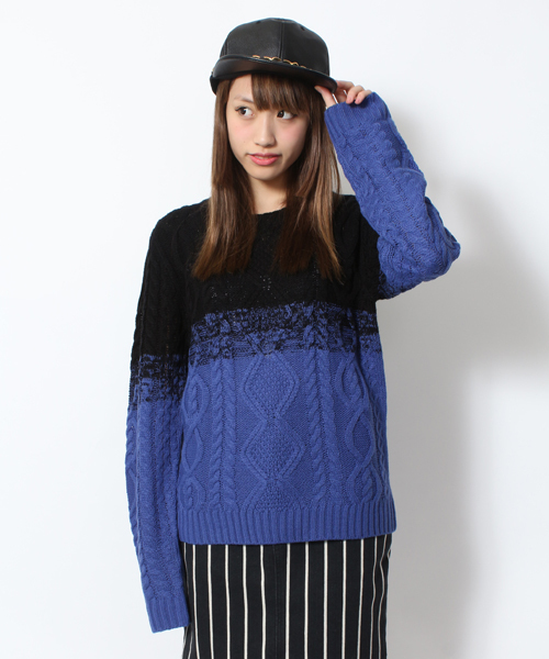 WEGO（ウィゴー）の「WEGO/グラデーションケーブルニット（ニット/セーター・レディース・ダークグレー/ブルー/ピンク・FREE）」の3枚目の写真