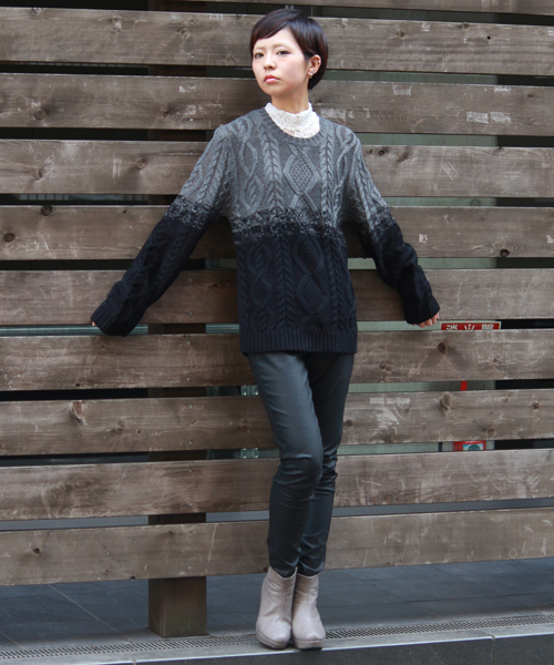 WEGO（ウィゴー）の「WEGO/グラデーションケーブルニット（ニット/セーター・レディース・ダークグレー/ブルー/ピンク・FREE）」の10枚目の写真