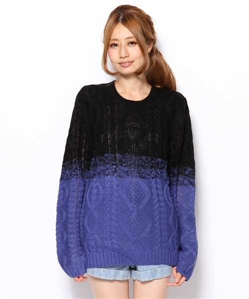 WEGO（ウィゴー）の「WEGO/グラデーションケーブルニット（ニット/セーター・レディース・ダークグレー/ブルー/ピンク・FREE）」の4枚目の写真