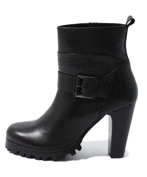 ROSE BUD(ローズバッド)の「【VERY掲載】H.P.L 03 N.COW BELTED W/H SHORT BOOTS(ブーツ・レディース・ブラック/チョコ・35/36/37/38/39)」の3枚目の写真