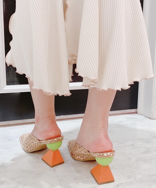 LILICIOUS(リリシャス)の「モチーフヒールミュール(サンダル・レディース・ブラック/ベージュ/マルチ・1/2/3)」の8枚目の写真