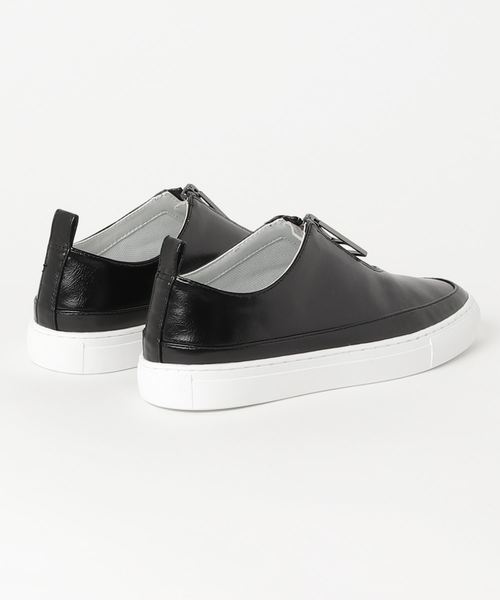 CHARLES & KEITH（チャールズ & キース）の「ジッパーディテール スニーカー / Zipper Detail Sneakers（スリッポン・レディース・ブラック/オフホワイト/アイボリー・22.5cm/23cm/23.5cm/24.5cm/25cm/25.5cm）」の4枚目の写真