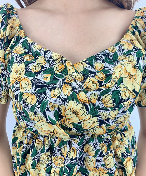 SPIGA（スピーガ）の「総花柄パフスリ裾フレアートップス（シャツ/ブラウス・レディース・レッド/イエロー・フリー）」の10枚目の写真