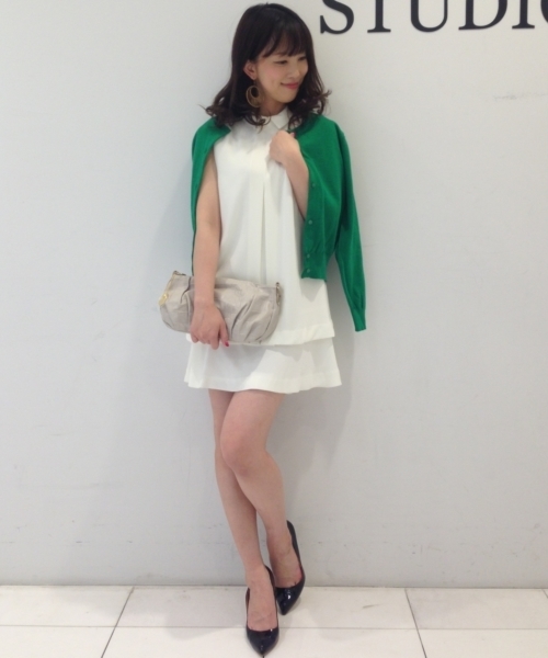 STUDIOUS（ステュディオス）の「STUDIOUS クルーネックカーデ（カーディガン/ボレロ・レディース・グリーン/ブルー/レッド/ホワイト/グレー・FREE）」の3枚目の写真