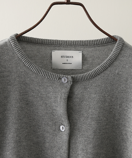 STUDIOUS（ステュディオス）の「STUDIOUS クルーネックカーデ（カーディガン/ボレロ・レディース・グリーン/ブルー/レッド/ホワイト/グレー・FREE）」の8枚目の写真