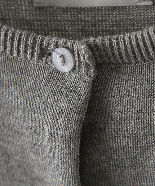 STUDIOUS（ステュディオス）の「STUDIOUS クルーネックカーデ（カーディガン/ボレロ・レディース・グリーン/ブルー/レッド/ホワイト/グレー・FREE）」の9枚目の写真