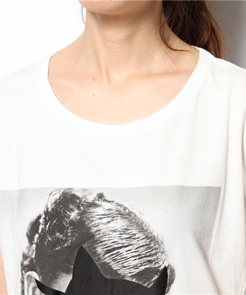 Ray BEAMS（レイビームス）の「LES BENJAMINS / HEPBURNER プリント Tシャツ（Tシャツ/カットソー・レディース・ホワイト・ONE SIZE）」の2枚目の写真