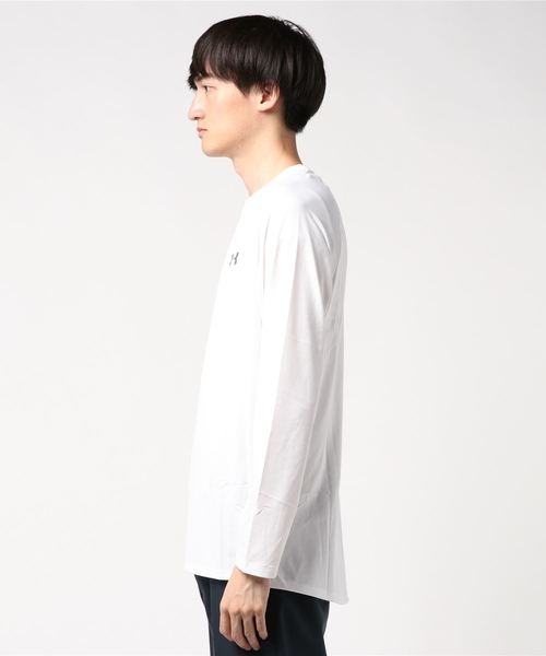 UNDER ARMOUR（アンダーアーマー）の「UAテック 2.0 ロングスリーブ(トレーニング/ロングスリーブ/MEN)（Tシャツ/カットソー・メンズ・ブラック/ホワイト×グレー/チャコールグレー×ブラック・SM/XL/LG/MD/XXL）」の4枚目の写真