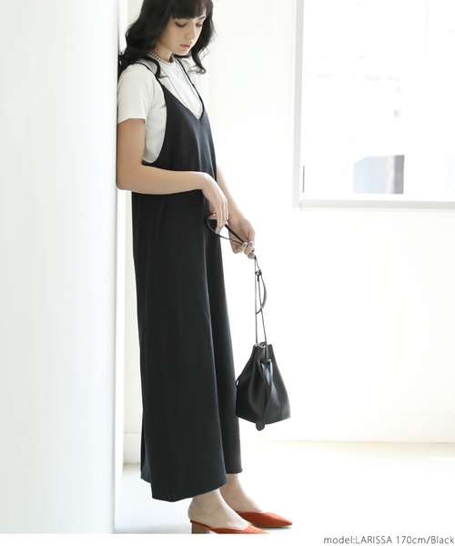coca(coca)(コカ)の「シンプルストレッチ素材サロペットスカート(サロペット/オーバーオール・レディース・ブラック・ONE SIZE)」の3枚目の写真