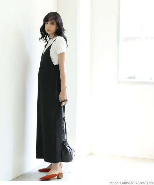 coca(coca)(コカ)の「シンプルストレッチ素材サロペットスカート(サロペット/オーバーオール・レディース・ブラック・ONE SIZE)」の9枚目の写真