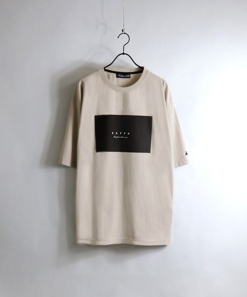 Kappa（カッパ）の「Kappa / カッパ 別注グラフィックビッグシルエットT（Tシャツ/カットソー・メンズ・ホワイト系その他2/ベージュ系その他2/ブルー系その他2/ブラック系その他2/ホワイト系その他3/ベージュ系その他3/ブルー系その他3/ブラック系その他3/ホワイト系その他4/ベージュ系その他4/ブルー系その他4/ブラック系その他4/ホワイト/ホワイト系その他/ミント/グリーン系その他/ベージュ/ベージュ系その他/ブラック系その他/ブラック/チャコールグレー/グリーン/アイボリー/ピンク/グレー/パープル/グリーン系その他2/グレー系その他2/グレー系その他3/ピンク系その他3/パープル系その他3/サックスブルー・M/L）」の18枚目の写真