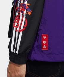 adidas（アディダス）の「CNY ハーフジップ ウインドブレーカー