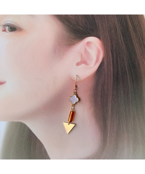 tone(トーン)の「【-lensa-】四つ葉のクローバーハッピーピアスver.2(MA)(ピアス(両耳用)・レディース・ピンク/ブラウン・FREE)」の7枚目の写真