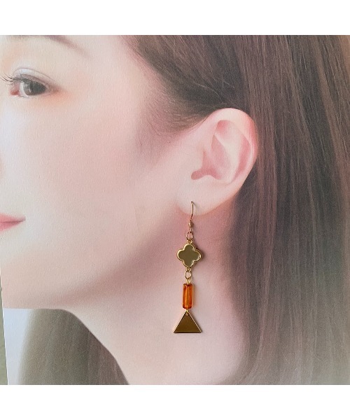 tone(トーン)の「【-lensa-】四つ葉のクローバーハッピーピアスver.2(MA)(ピアス(両耳用)・レディース・ピンク/ブラウン・FREE)」の6枚目の写真