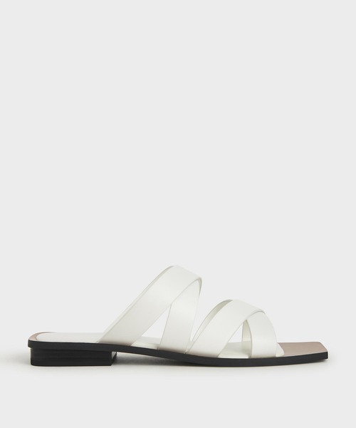 CHARLES & KEITH(チャールズ & キース)の「クロスオーバー フラット / Crossover Flats(サンダル・レディース・ホワイト/ブラック/ダークブラウン/ブルー・22.5cm/23cm/23.5cm/24.5cm/25cm/25.5cm)」の2枚目の写真