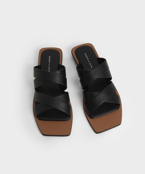 CHARLES & KEITH(チャールズ & キース)の「クロスオーバー フラット / Crossover Flats(サンダル・レディース・ホワイト/ブラック/ダークブラウン/ブルー・22.5cm/23cm/23.5cm/24.5cm/25cm/25.5cm)」の6枚目の写真