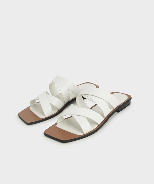 CHARLES & KEITH（チャールズ & キース）の「クロスオーバー フラット / Crossover Flats（サンダル・レディース・ホワイト/ブラック/ダークブラウン/ブルー・22.5cm/23cm/23.5cm/24.5cm/25cm/25.5cm）」の18枚目の写真