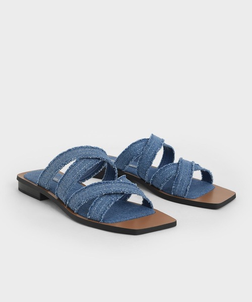 CHARLES & KEITH(チャールズ & キース)の「クロスオーバー フラット / Crossover Flats(サンダル・レディース・ホワイト/ブラック/ダークブラウン/ブルー・22.5cm/23cm/23.5cm/24.5cm/25cm/25.5cm)」の7枚目の写真