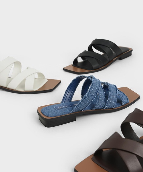 CHARLES & KEITH(チャールズ & キース)の「クロスオーバー フラット / Crossover Flats(サンダル・レディース・ホワイト/ブラック/ダークブラウン/ブルー・22.5cm/23cm/23.5cm/24.5cm/25cm/25.5cm)」の14枚目の写真